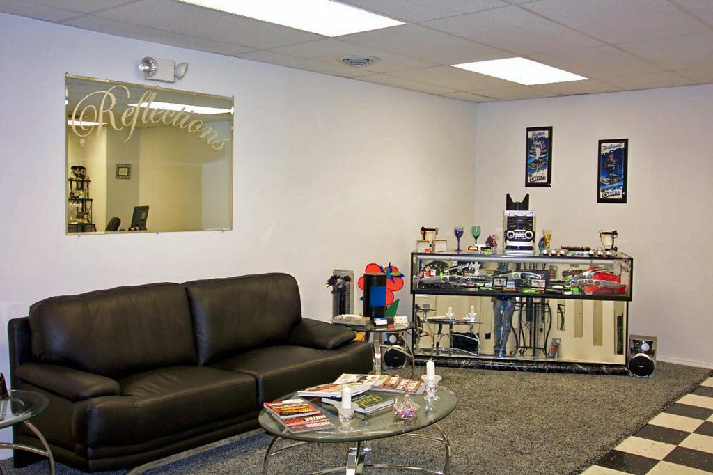 Pictures for Reflections Auto Body Shop in Greenville, OH 45331