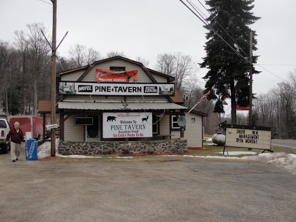 Schillings Pine Tavern Laporte PA 18626 5709469941