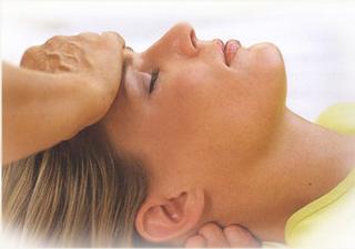 Reiki Woman receving reiki