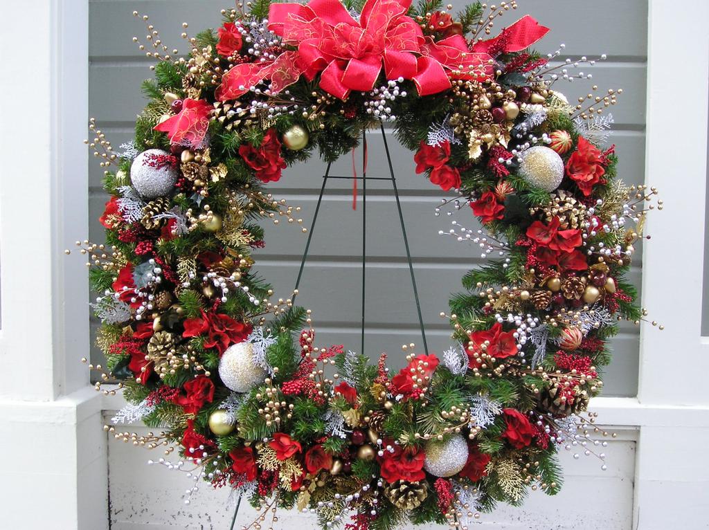 christmas flower arrangements in baskets