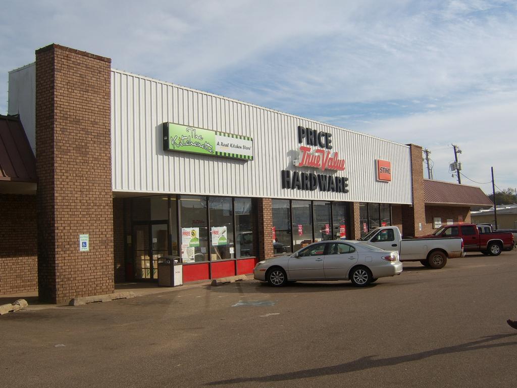 store front from True Value Hardware in Atlanta, TX 75551