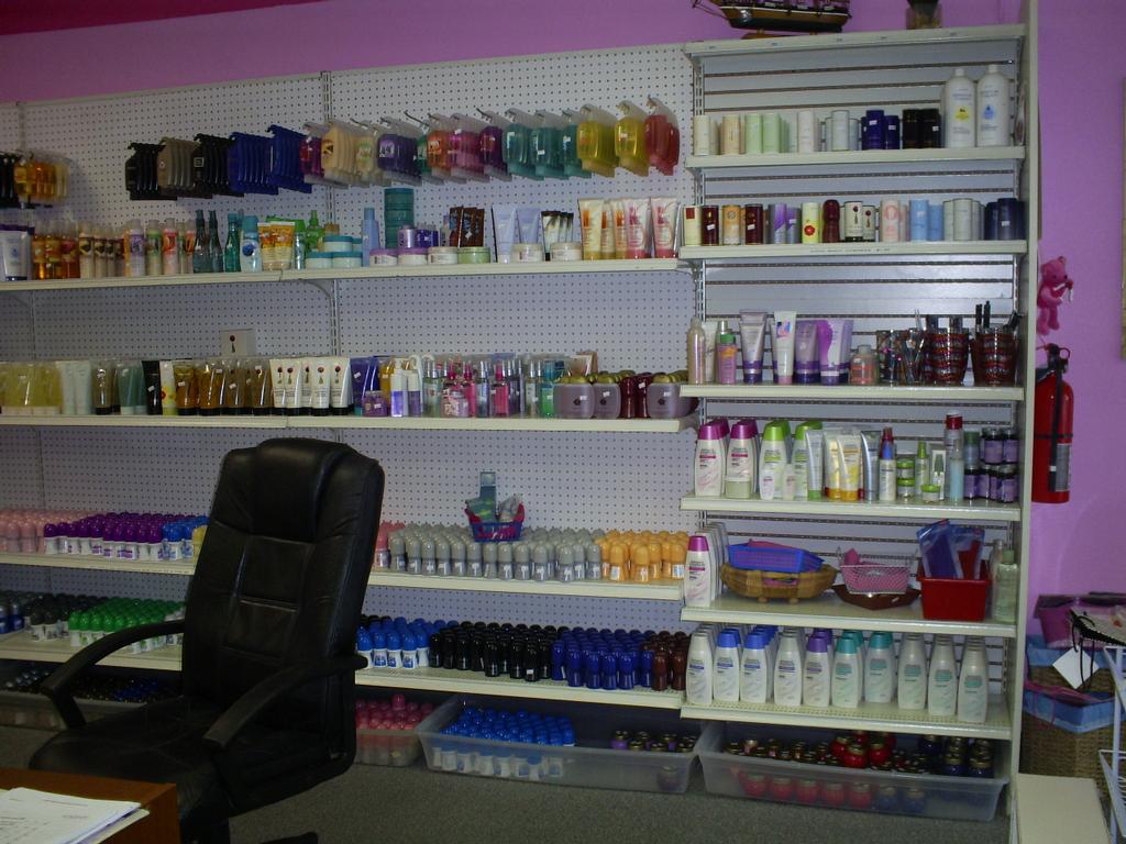 THE AVON SHOP Deltona FL 32725 8775740554 Beauty Supplies