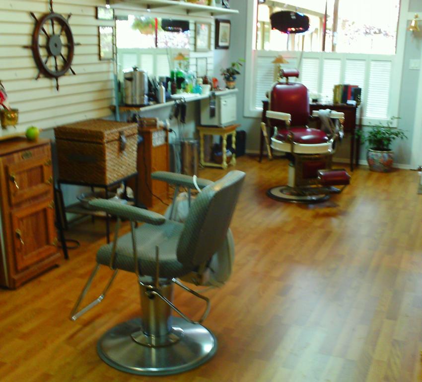 BARBER SHOP INTERIOR from The Yankee Clipper in Lakebay, WA 98349