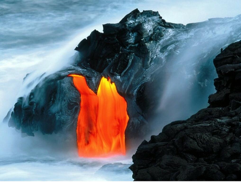 Kilauea%20Lava%20Flow%20To%20Ocean_full.jpeg