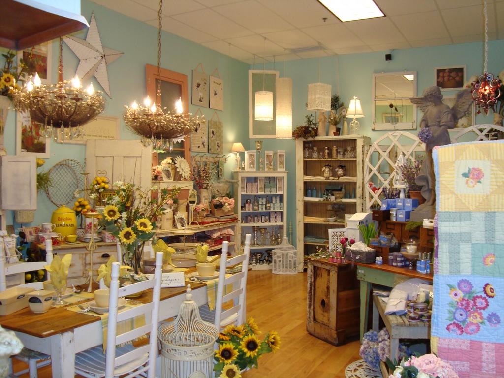 Pictures for Cozy Cottage Antiques and Collectables in Loveland, CO 80538