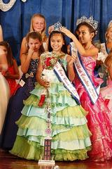 62946_152806204751433_100000661630976_329049_3712282_n.jpg provided by Chloe's Choice Formals Jacksonville 36265 