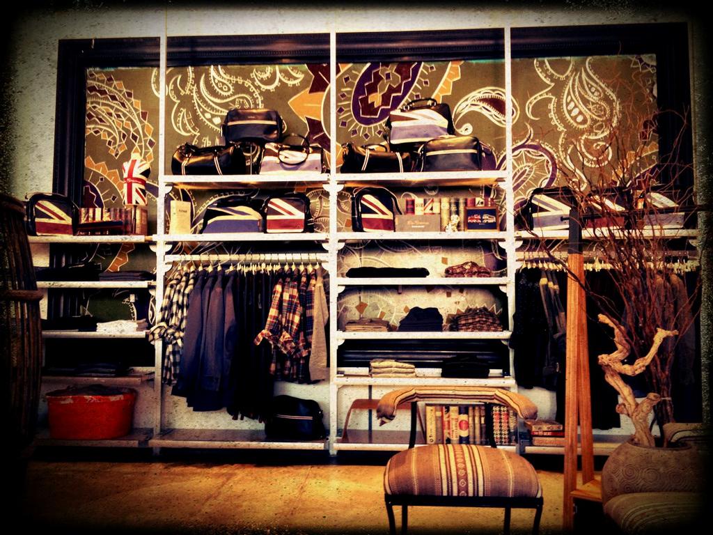 Cheap online clothing stores. Hollywood clothing stores