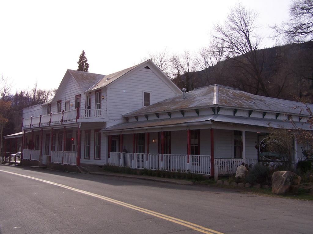 French Gulch Hotel French Gulch CA 96033 5303592112