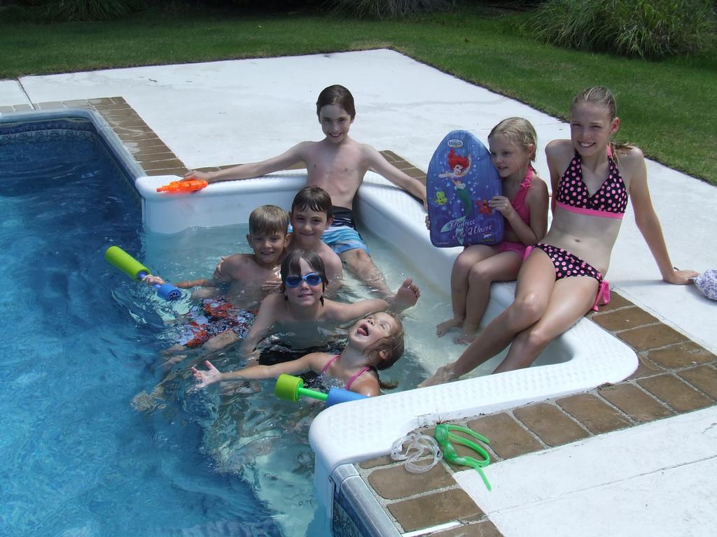 Pictures for Hampstead Pool Spa & Patio in Hampstead, NC 28443