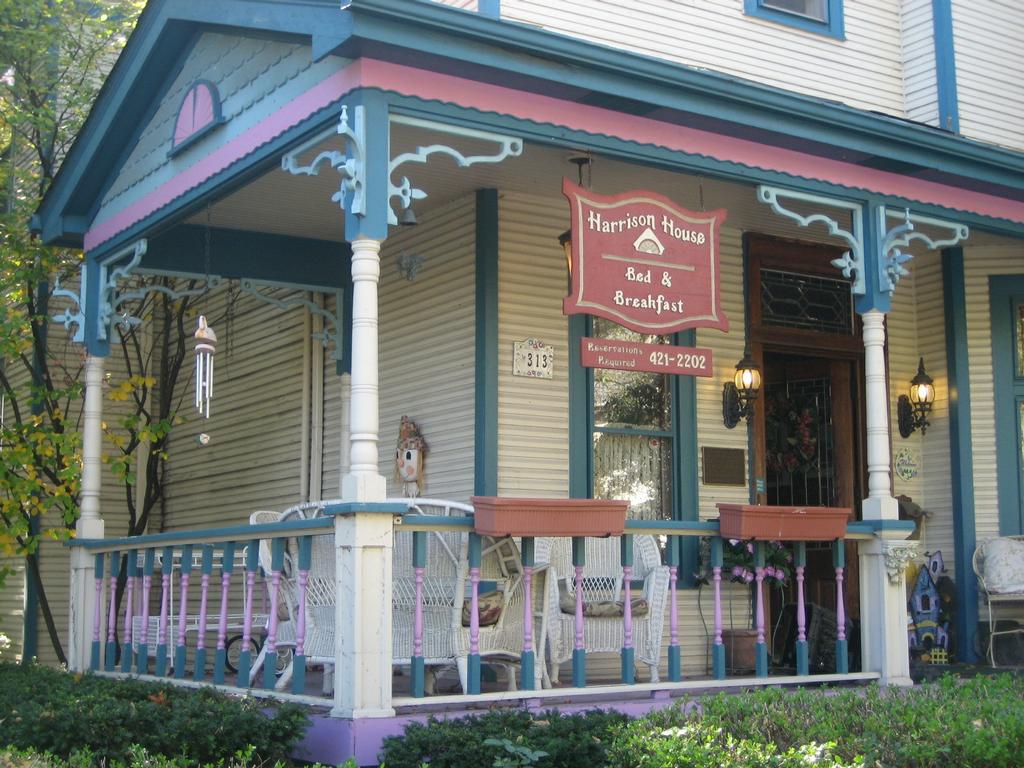 Pictures for Harrison House Bed & Breakfast in Columbus, OH 43201