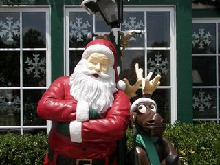 Christmas and Candle Shop At The Apple Barn
