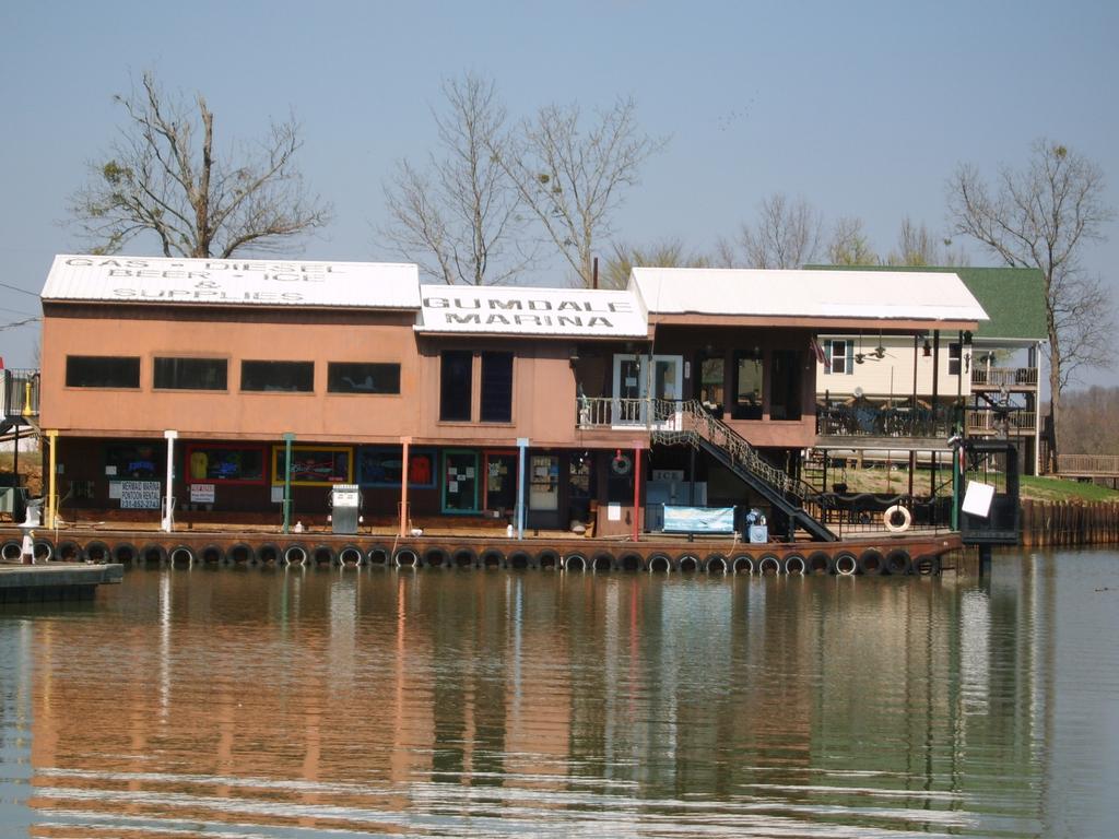 gumdale marina from Mermaid Marina in Decaturville, TN 38329 | Marinas