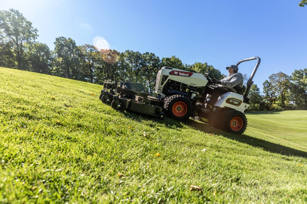 Bobcat-at450-articulating-tractor by Outdoor World