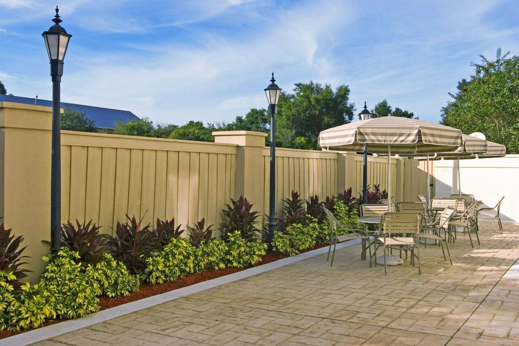 MCOAL_photo_Patio by SpringHill Suites by Marriott