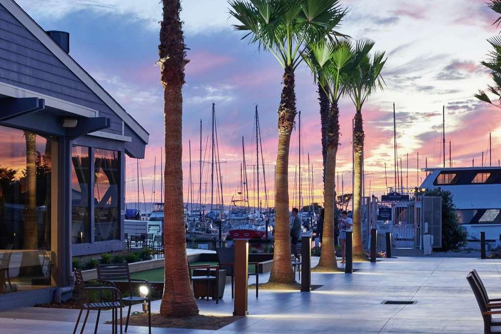 Exterior by DoubleTree by Hilton Hotel Berkeley Marina