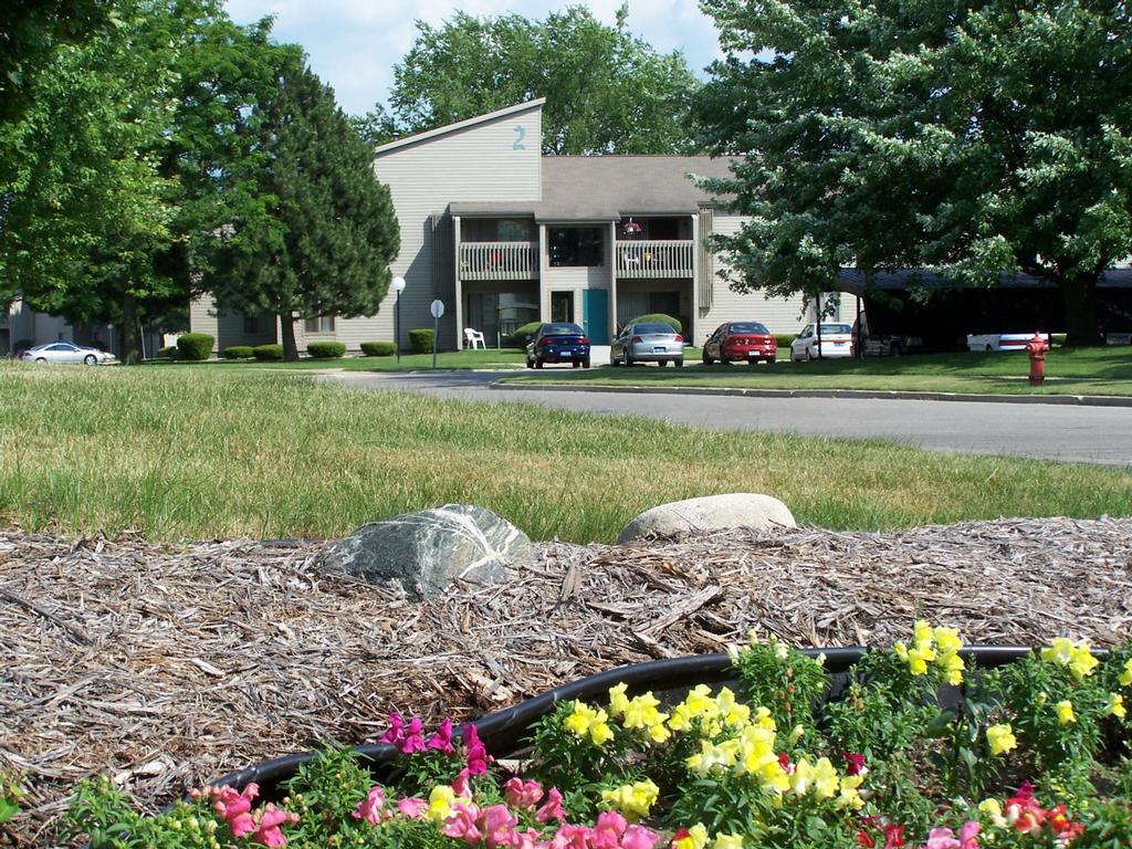 Canterbury & Oxford Apartments Mount Pleasant MI 48858 9897720883