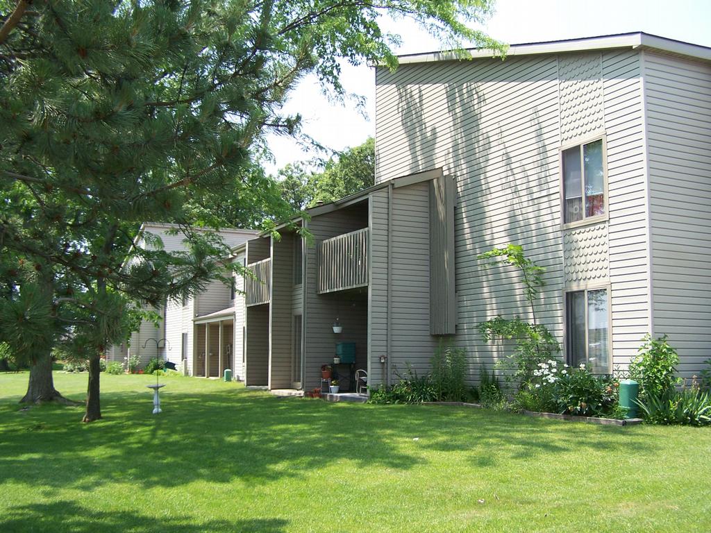 Canterbury & Oxford Apartments Mount Pleasant MI 48858 9897720883