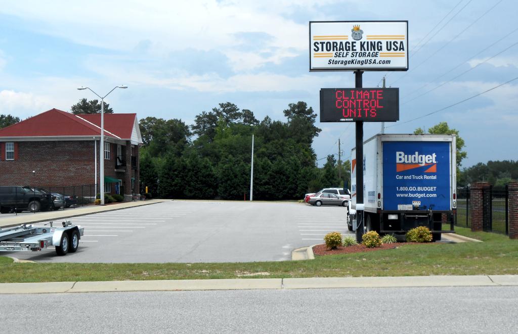 Storage King USA Hope Mills NC 28348 9104230337 Truck Rentals