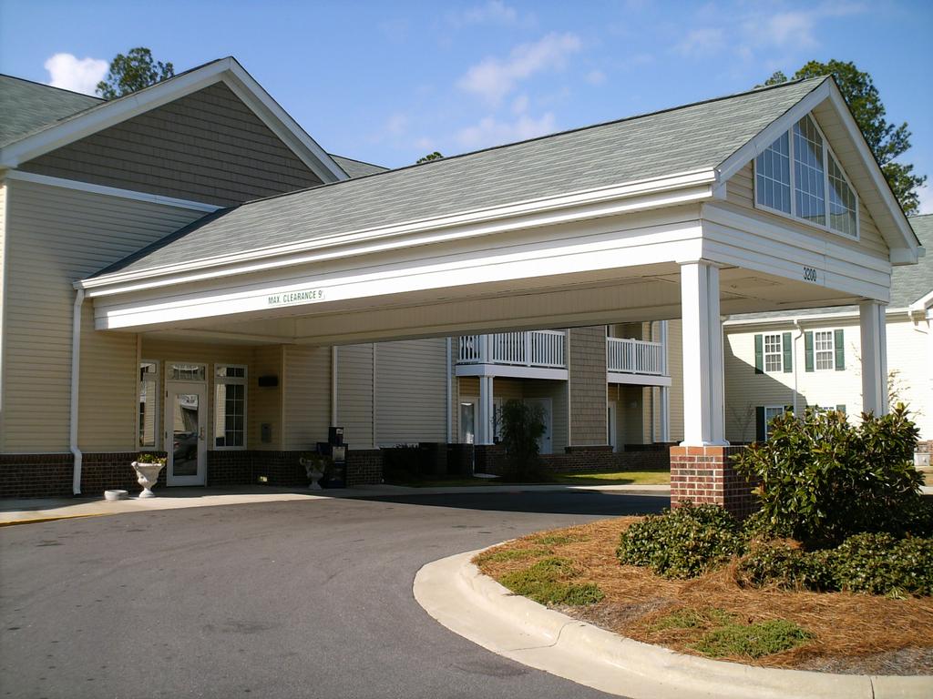 Pineridge Manor Hope Mills NC 28348 9106306200 Apartments