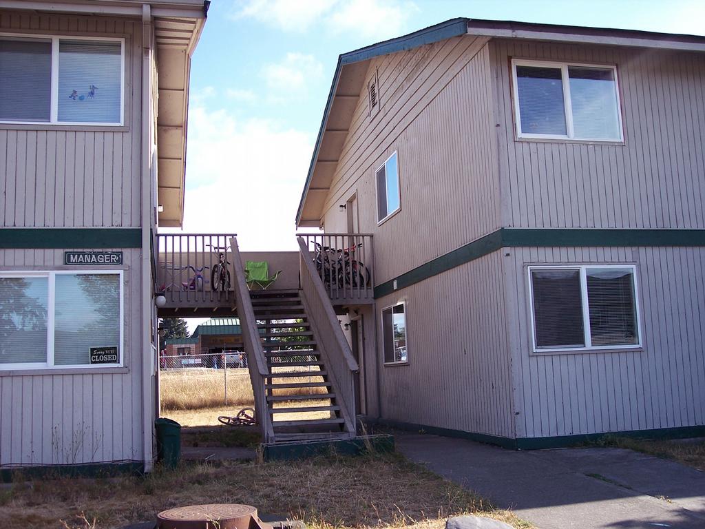 Shared Decks on Upper Units by Yelm Cove Apartments