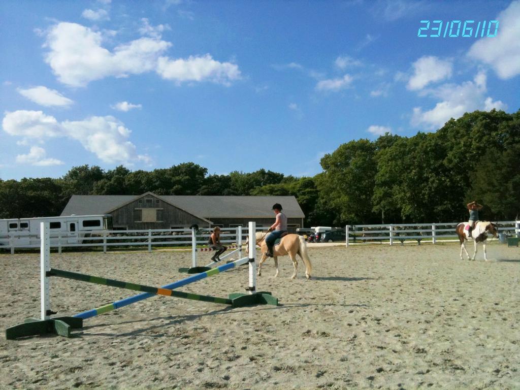 Olde Dartmouth Farm South Dartmouth MA 02748 5089938438