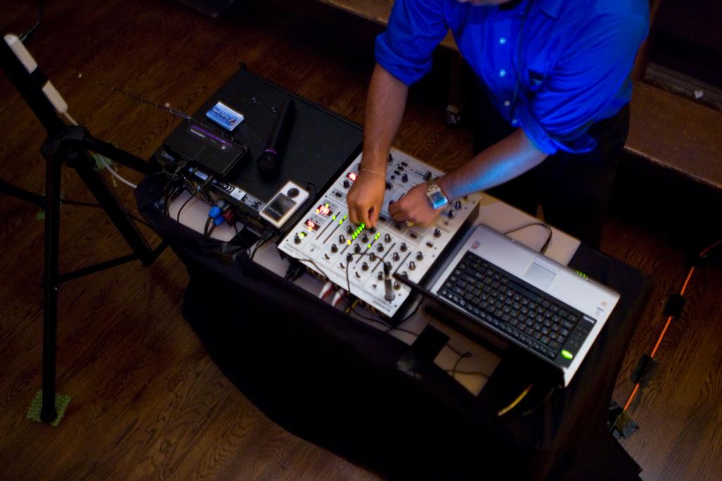 Sound FX DJ 's San Antonio TX 78233 2102543451