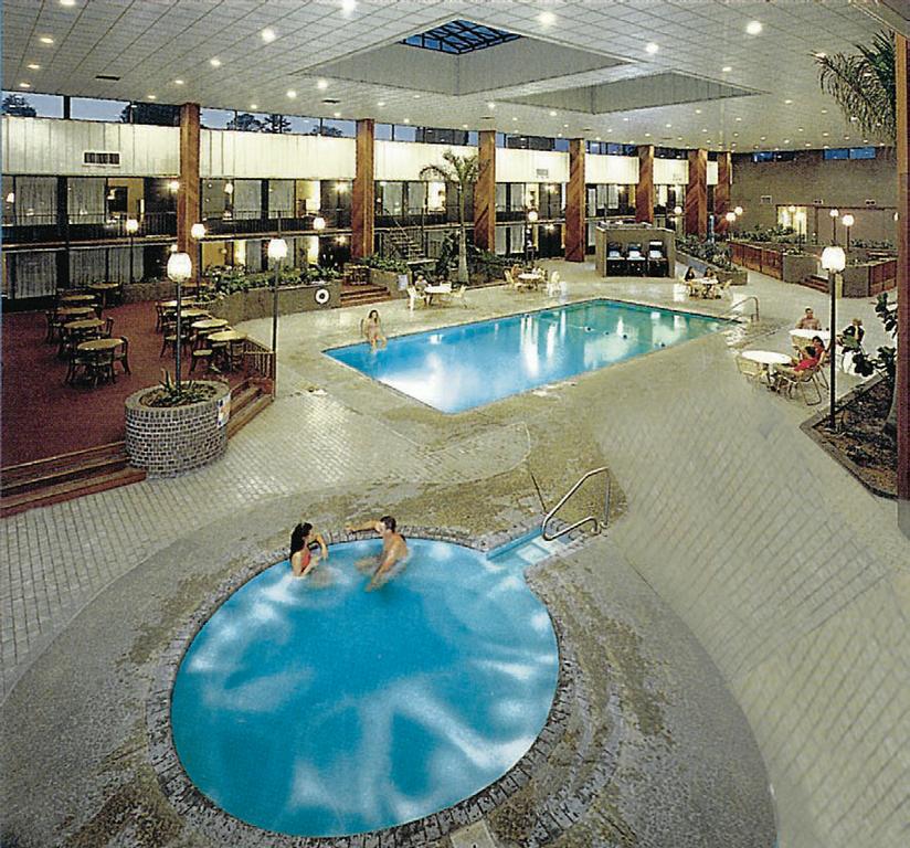 pool by RAMADA DIAMONDHEAD