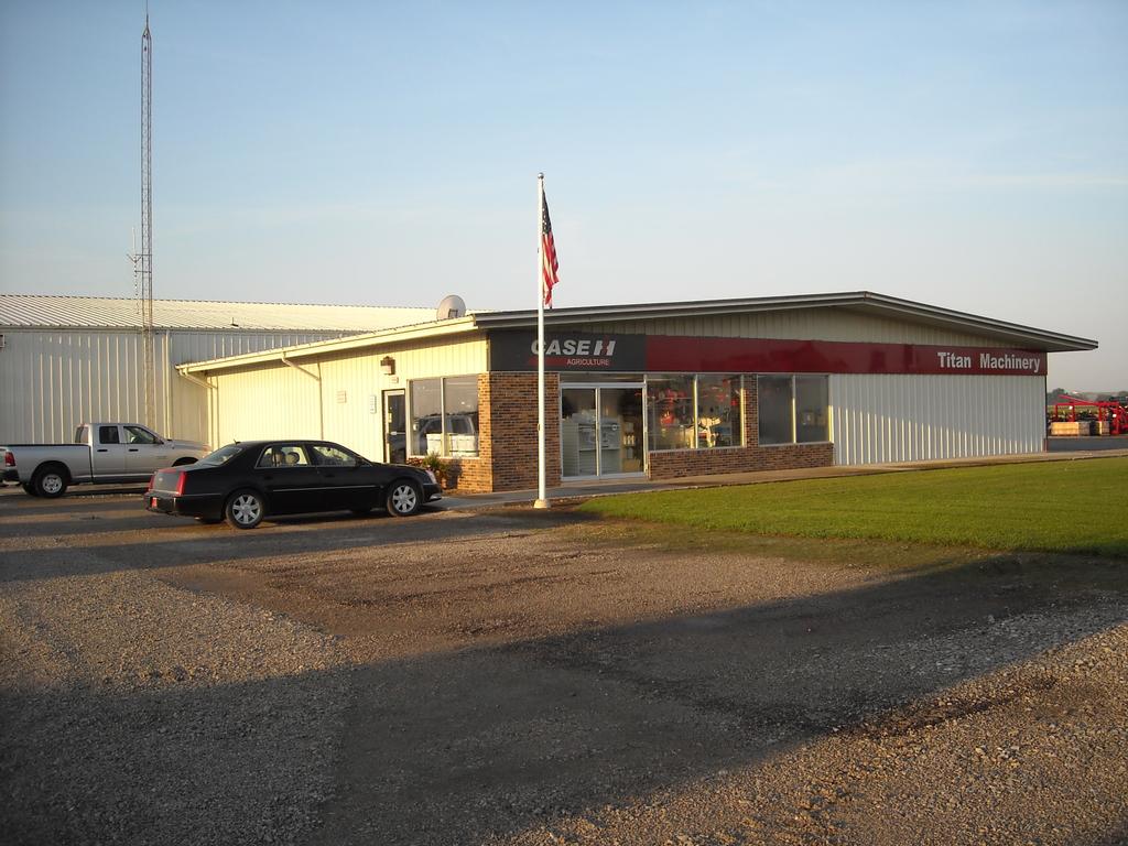 Titan Machinery Blairstown IA 52209 3192495078