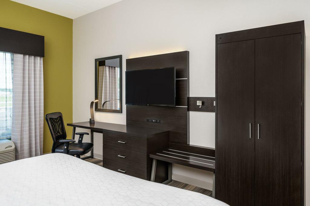  by Holiday Inn Express & Suites Florence I-95 @ Hwy 327 by IHG