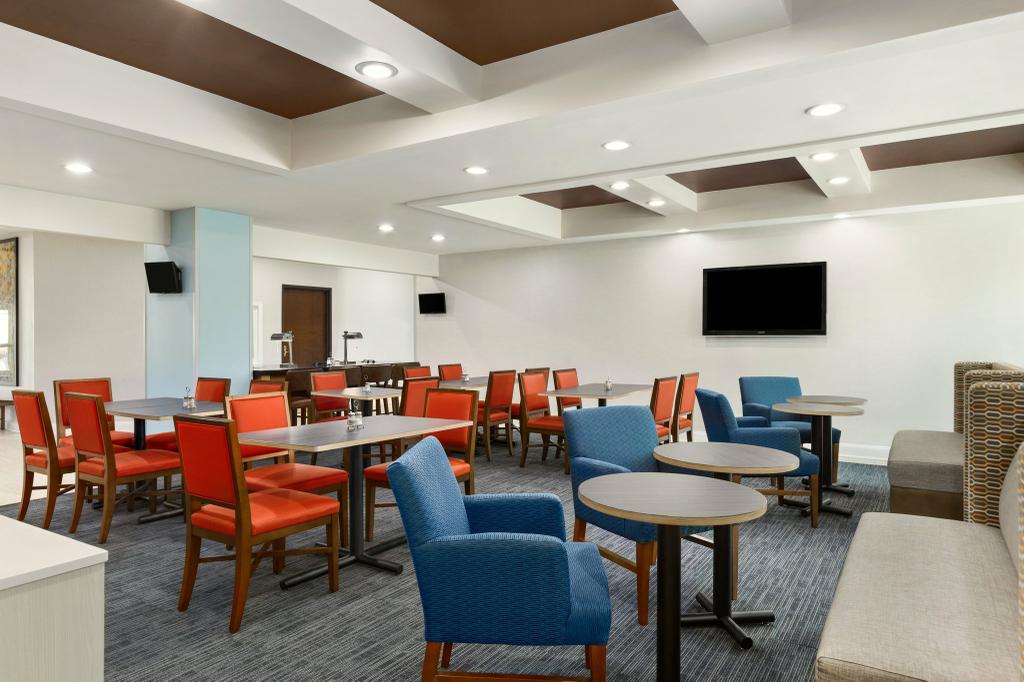  by Holiday Inn Express & Suites Florence I-95 @ Hwy 327 by IHG