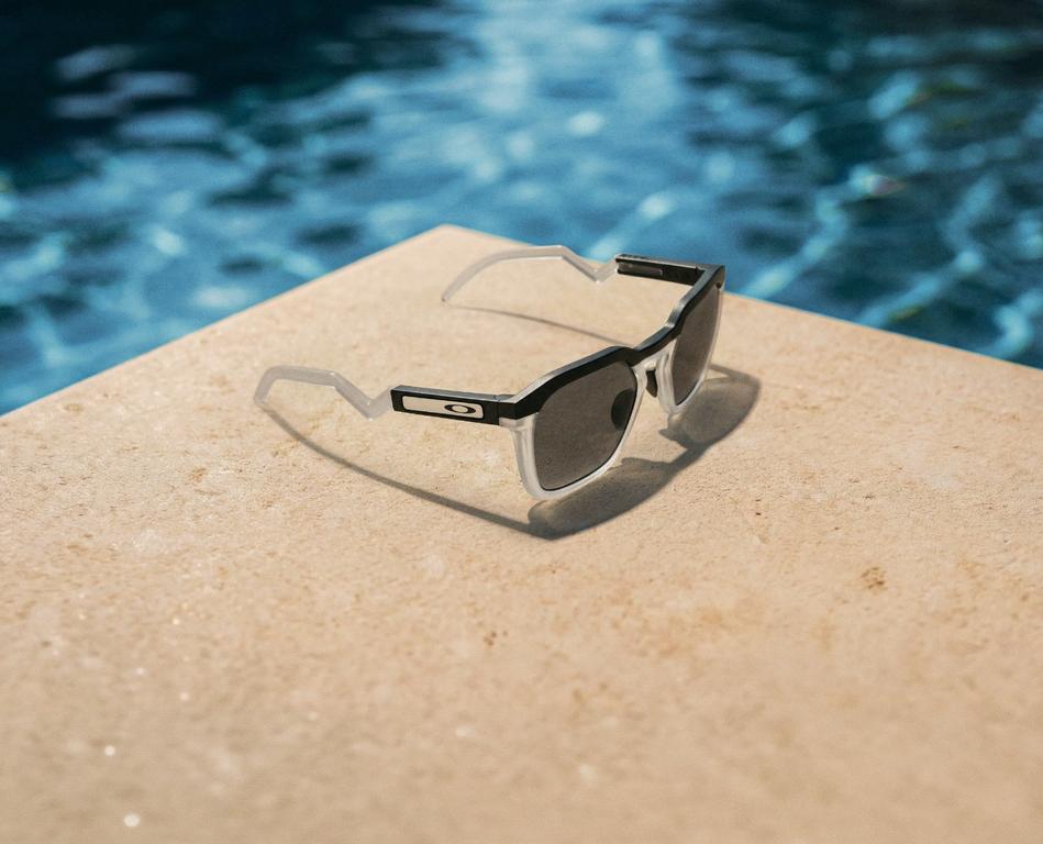  by Sunglass Hut