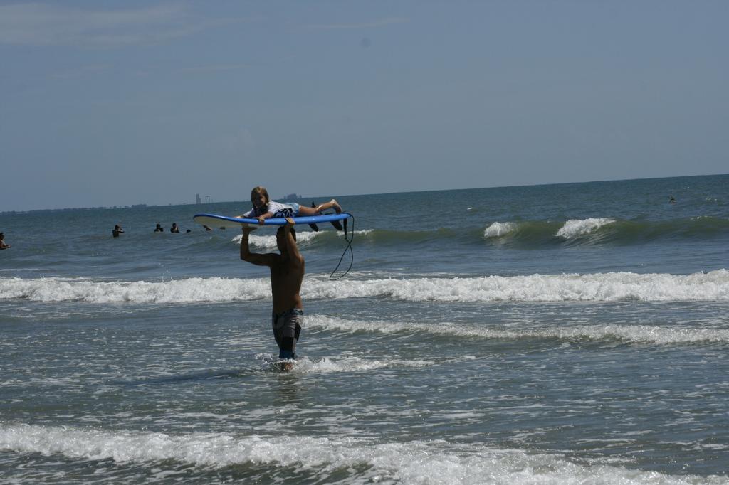 camp11 212 by Ron Jon Surf School