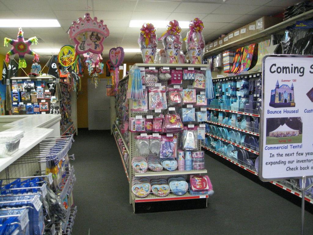 Party Store and MORE! Vidalia GA 30474 9125373007