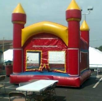 castlebounce by The Inflatable Fun Co.