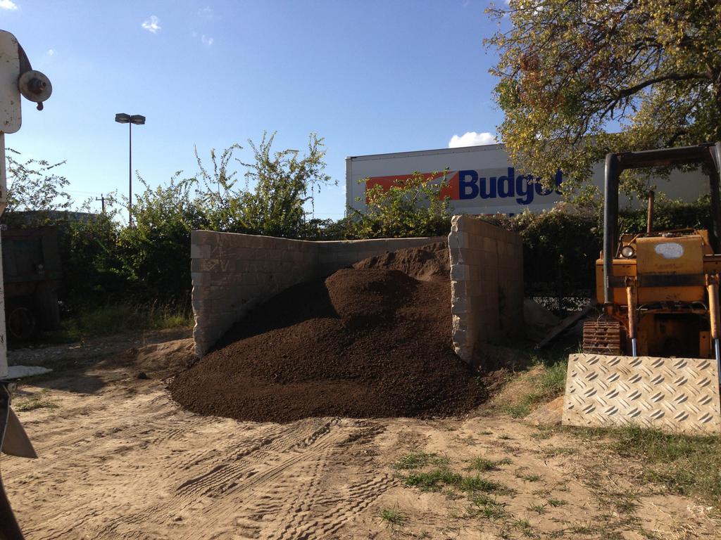 IMG_0125 by " CITIHAUL " TOPSOIL / SAND /  GRAVEL / MULCH / HAUL OFF
