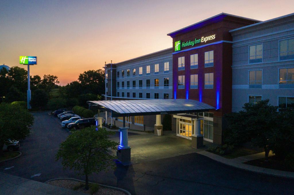  by Holiday Inn Express Lexington North-Georgetown by IHG