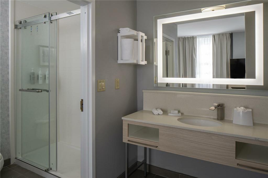 Guest room by Hampton Inn & Suites Montgomery-Downtown