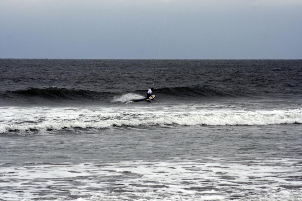 Billykite112009 060surf by Good Breeze Kiteboarding