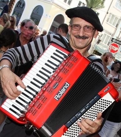 French Accordion promo by Larry Roberts Entertainment