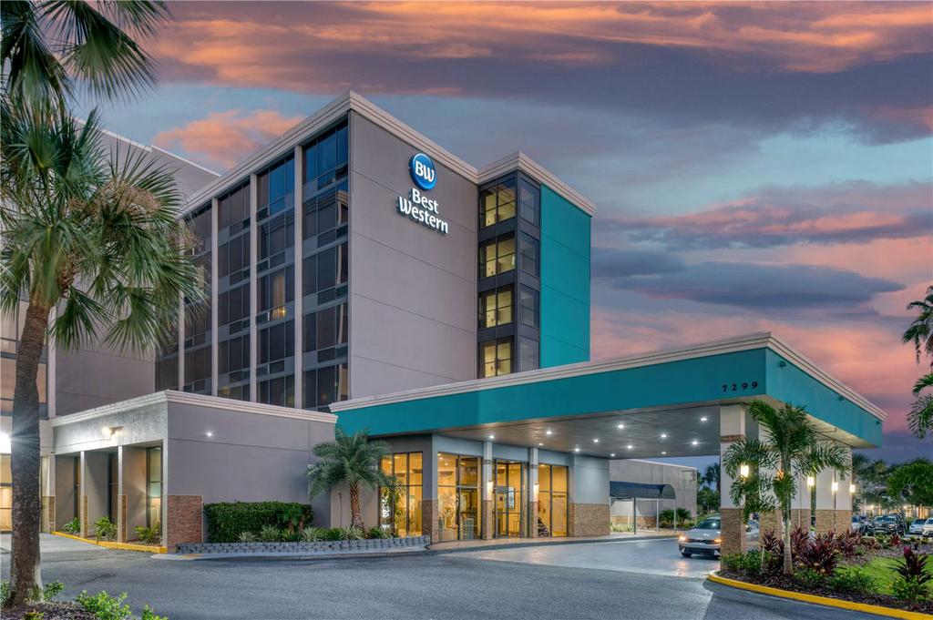 Exterior by Best Western Orlando Gateway Hotel