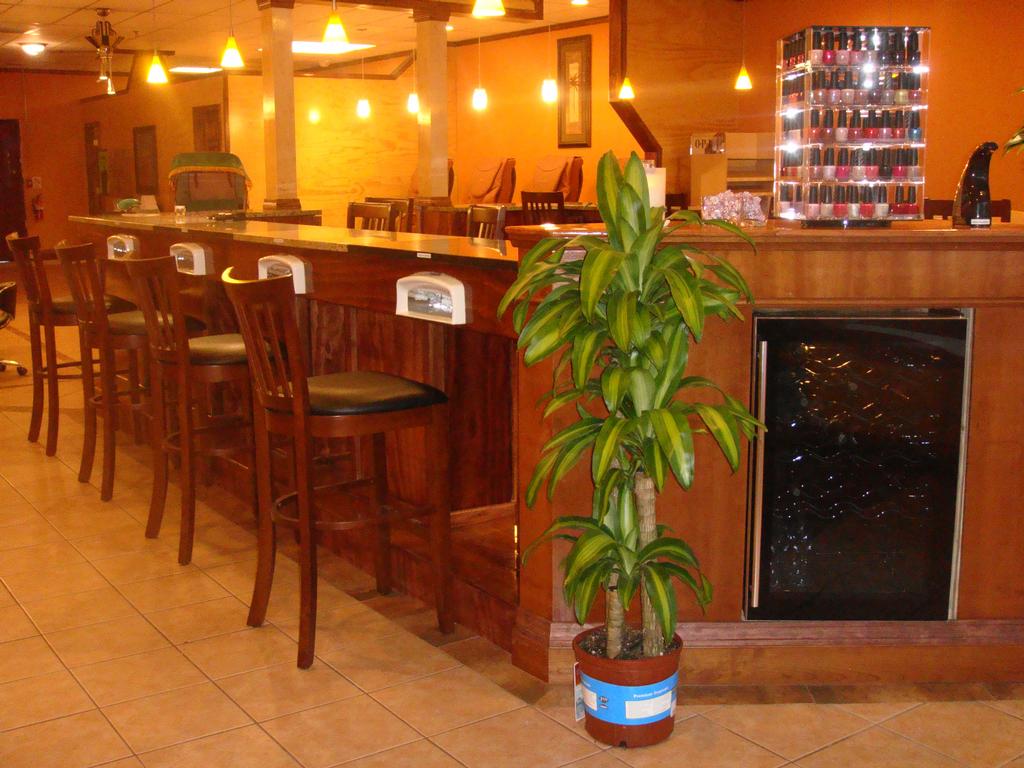 LUX NAILS AND SPA Duxbury MA 02332 7819349919