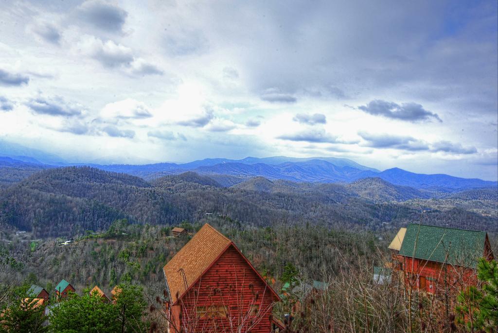  by Outrageous Cabins