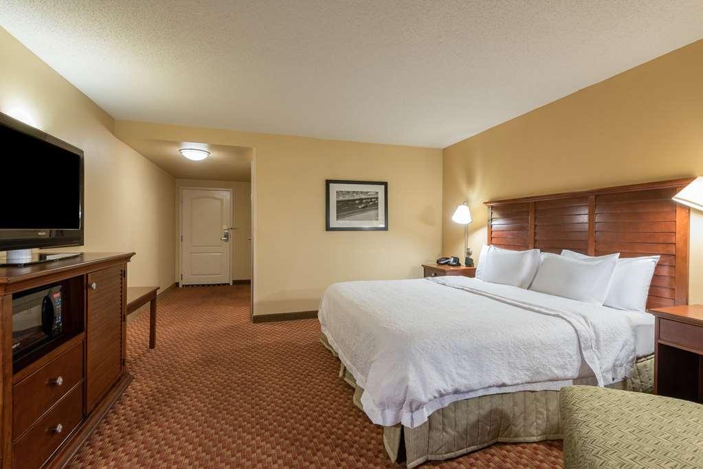 Guest room by Hampton Inn & Suites Florence-North-I-95