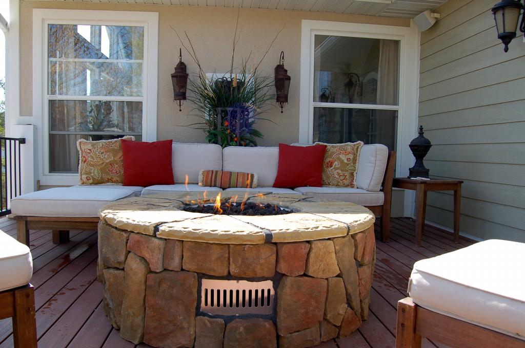 Outdoor living space by HOCKMAN INTERIOR DESIGN