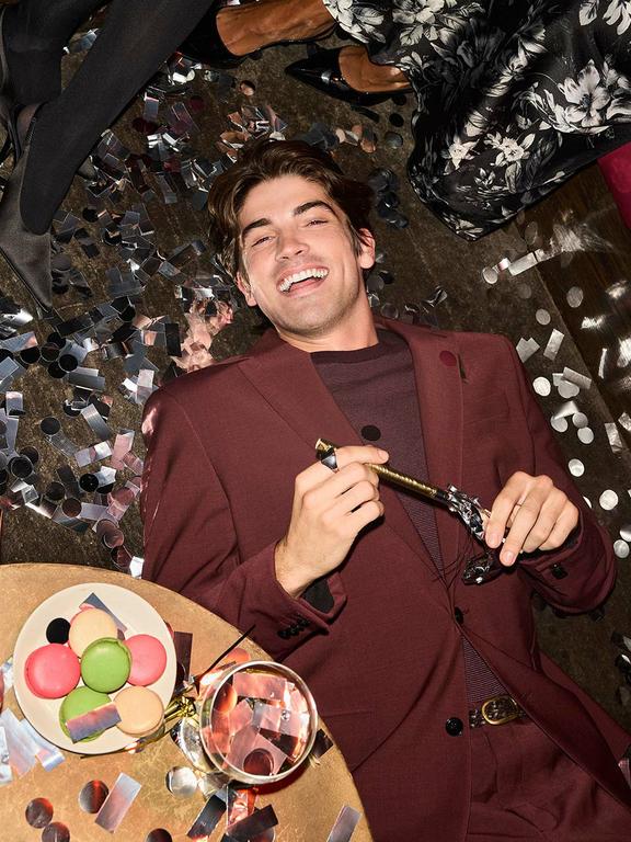 Get full men's suits for all occassions at Express by Express
