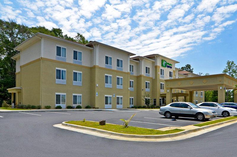 Pictures for Holiday Inn Express & Suites Bonifay in Bonifay, FL 32425