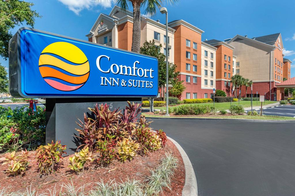 Comfort Inn & Suites Near Universal Orlando ResortConvention Ctr