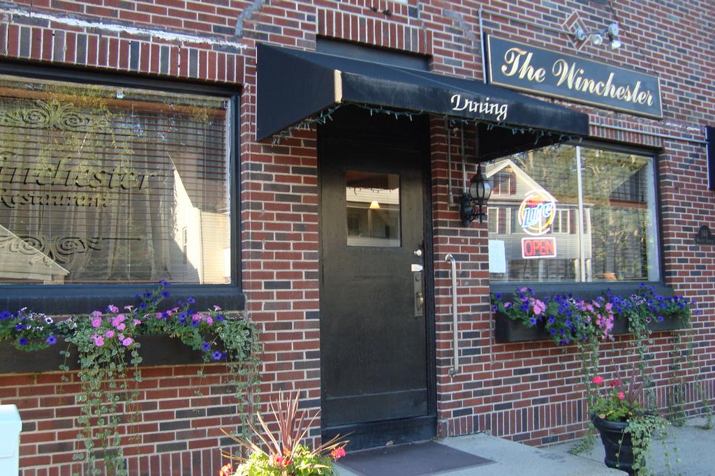 DSC00729 by Winchester Restaurant