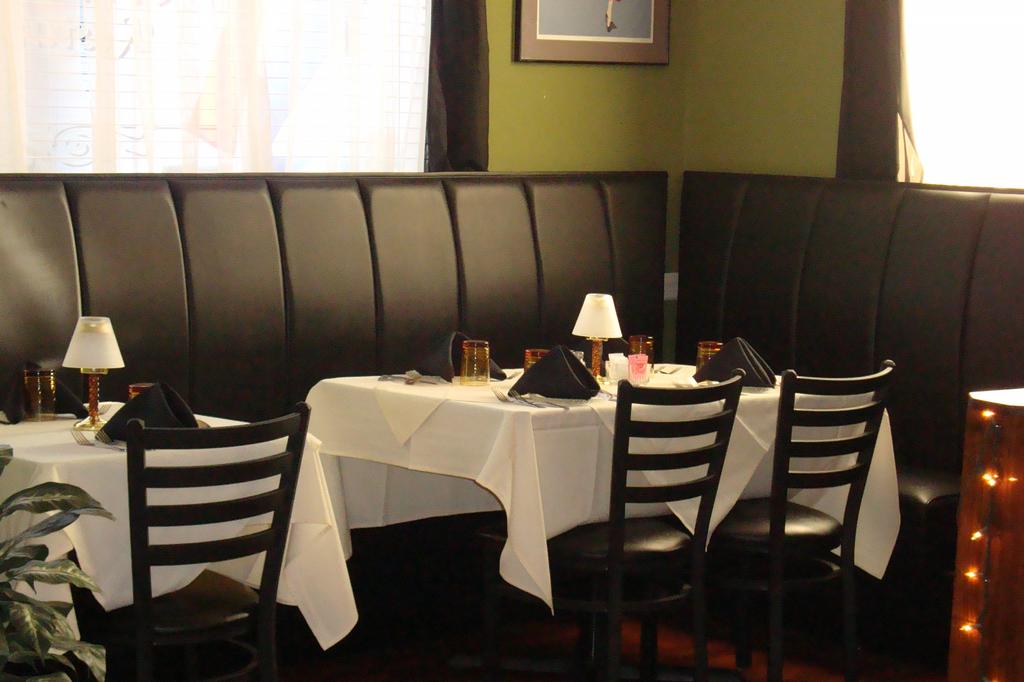 DSC00732 by Winchester Restaurant