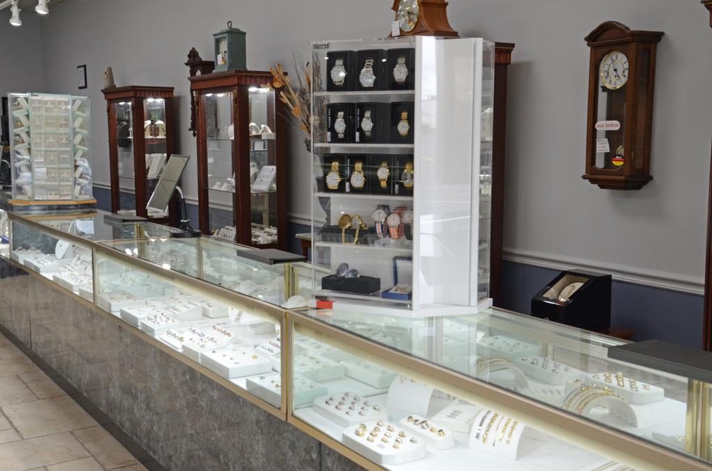  by Brock's Jewelers